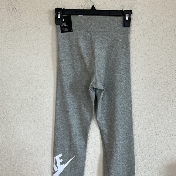 Nike Gray High-Waisted Graphic Leggings Xs - Picture 7 of 9